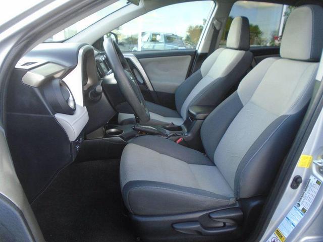 Photo of 2015 Classic Silver Metallic Toyota RAV4
