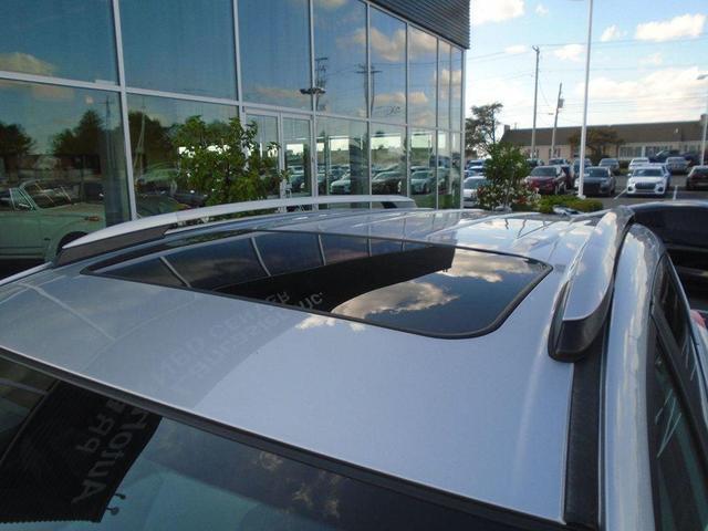 Photo of 2015 Classic Silver Metallic Toyota RAV4