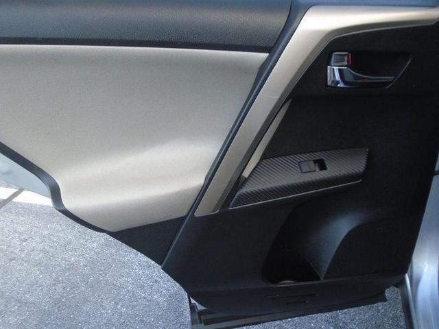 Photo of 2015 Classic Silver Metallic Toyota RAV4