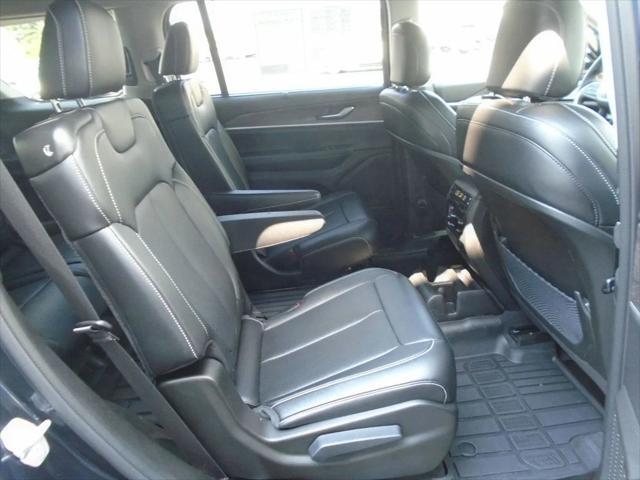 Photo of 2023 Midnight Sky Jeep Grand Cherokee L