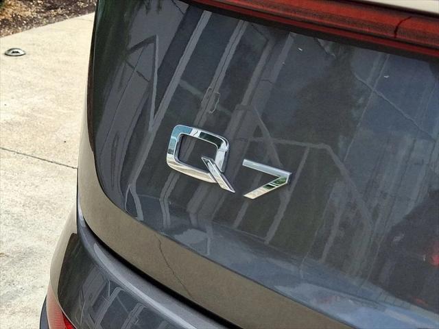 Photo of 2022 Samurai Gray Metallic Audi Q7