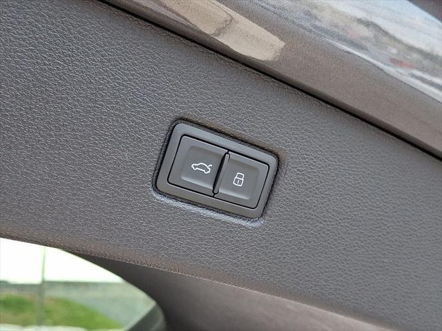 Photo of 2022 Samurai Gray Metallic Audi Q7