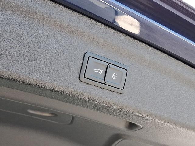 Photo of 2025 Navarra Blue Metallic Audi Q3