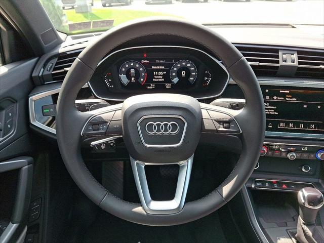 Photo of 2025 Navarra Blue Metallic Audi Q3
