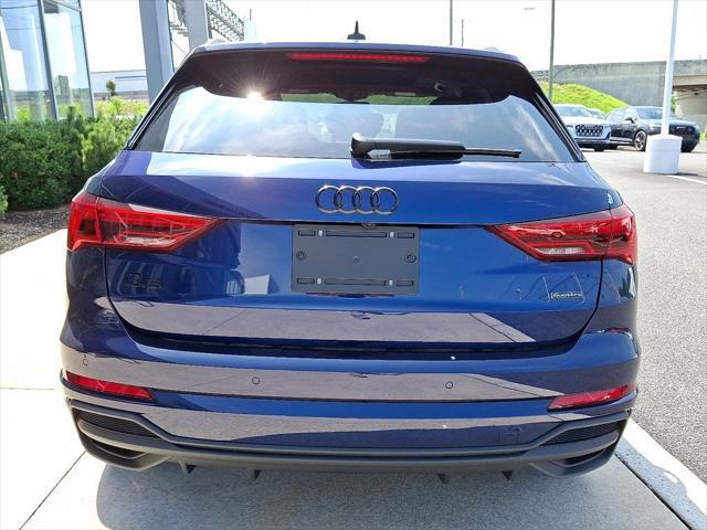 Photo of 2025 Navarra Blue Metallic Audi Q3