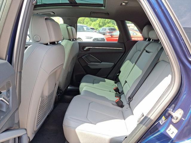 Photo of 2025 Navarra Blue Metallic Audi Q3