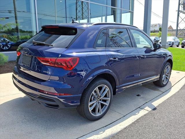Photo of 2025 Navarra Blue Metallic Audi Q3