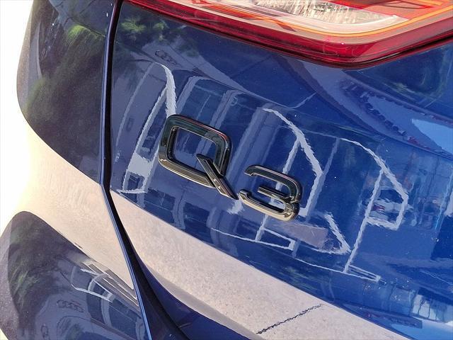 Photo of 2025 Navarra Blue Metallic Audi Q3
