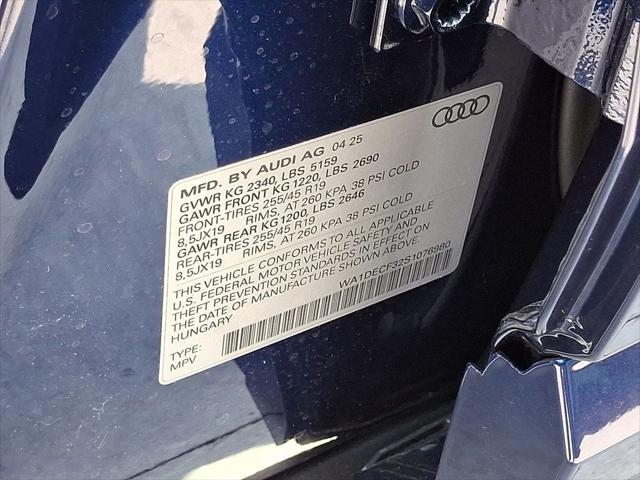 Photo of 2025 Navarra Blue Metallic Audi Q3