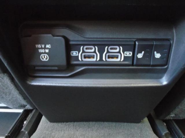 Photo of 2022 Diamond Black Crystal Pearlcoat Jeep Grand Cherokee