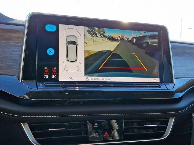Photo of 2025 White Volkswagen Atlas