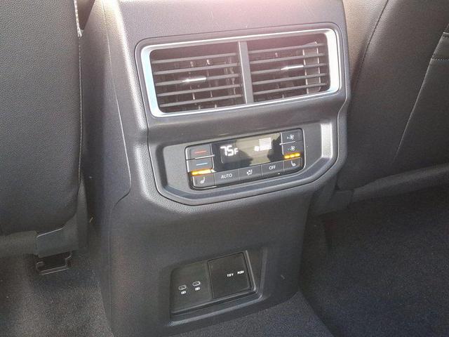 Photo of 2025 White Volkswagen Atlas