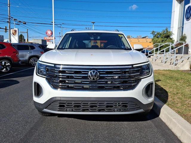 Photo of 2025 White Volkswagen Atlas