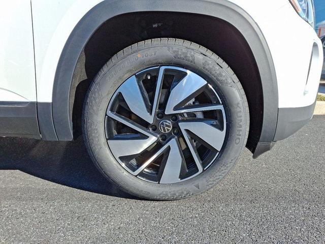 Photo of 2025 White Volkswagen Atlas