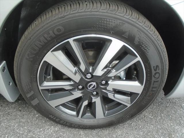 Photo of 2025 Brilliant Silver Metallic Nissan Versa