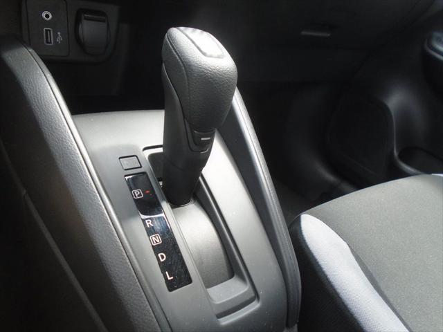 Photo of 2025 Brilliant Silver Metallic Nissan Versa