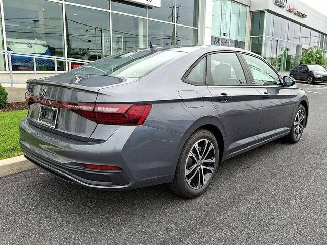 Photo of 2025 Platinum Gray Metallic Volkswagen Jetta