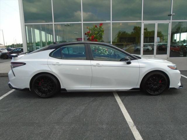 Photo of 2024 Wind Chill Pearl/Midnight Black Metallic Toyota Camry
