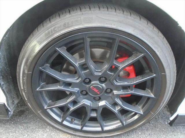 Photo of 2024 Wind Chill Pearl/Midnight Black Metallic Toyota Camry
