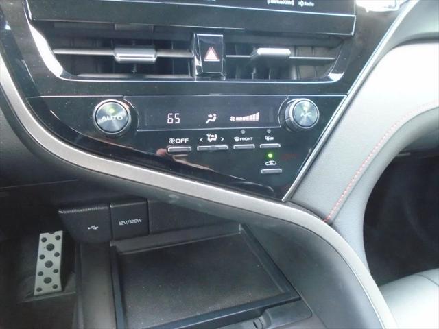 Photo of 2024 Wind Chill Pearl/Midnight Black Metallic Toyota Camry