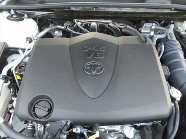 Photo of 2024 Wind Chill Pearl/Midnight Black Metallic Toyota Camry