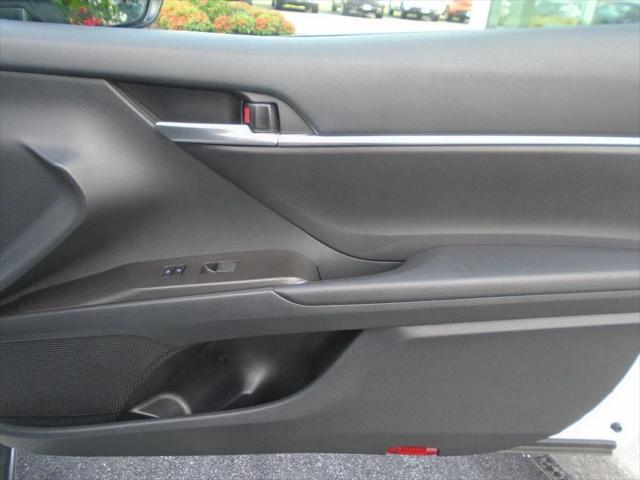 Photo of 2024 Wind Chill Pearl/Midnight Black Metallic Toyota Camry