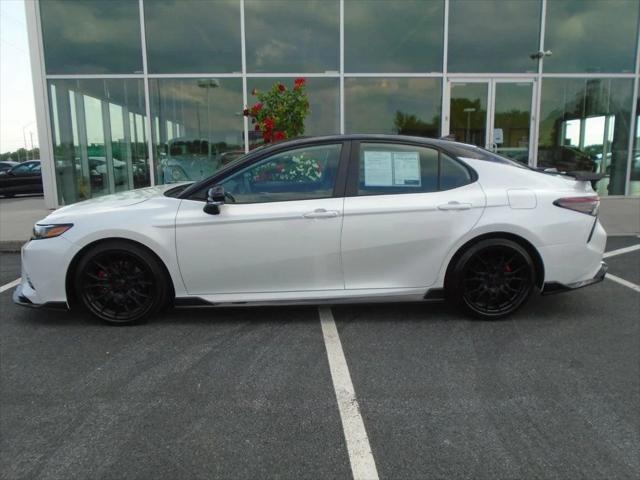 Photo of 2024 Wind Chill Pearl/Midnight Black Metallic Toyota Camry