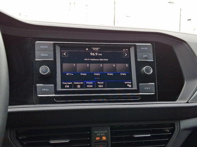 Photo of 2024 Platinum Gray Metallic Volkswagen Jetta