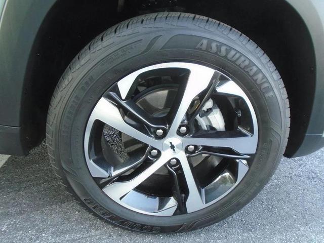 Photo of 2024 Cacti Green Chevrolet Trax