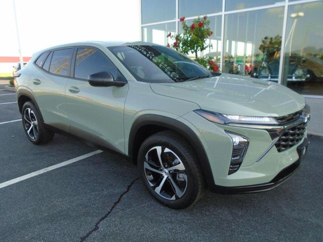 Photo of 2024 Cacti Green Chevrolet Trax