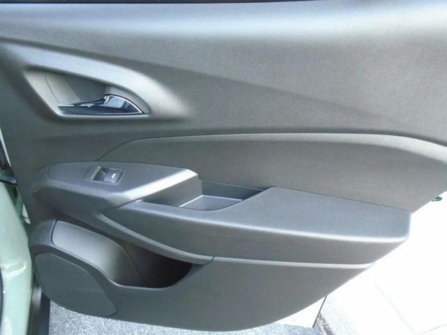 Photo of 2024 Cacti Green Chevrolet Trax