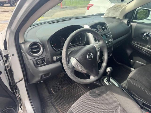Photo of 2018 Brilliant Silver Nissan Versa