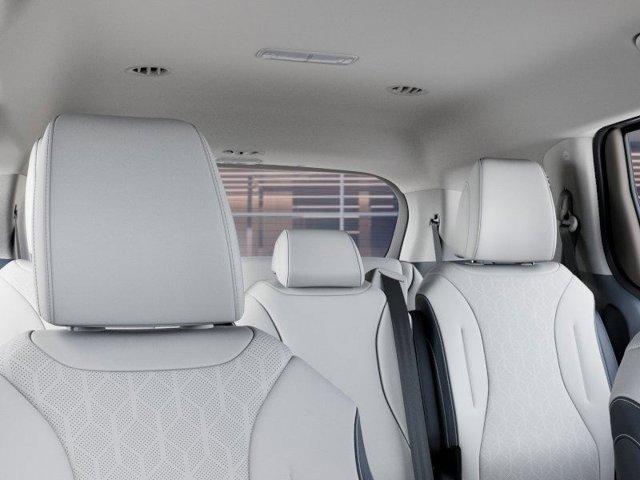Photo of 2026 Ceramic White Kia Carnival