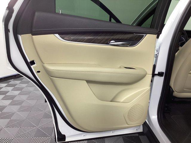 Photo of 2019 Crystal White Tri-Coat Cadillac XT5