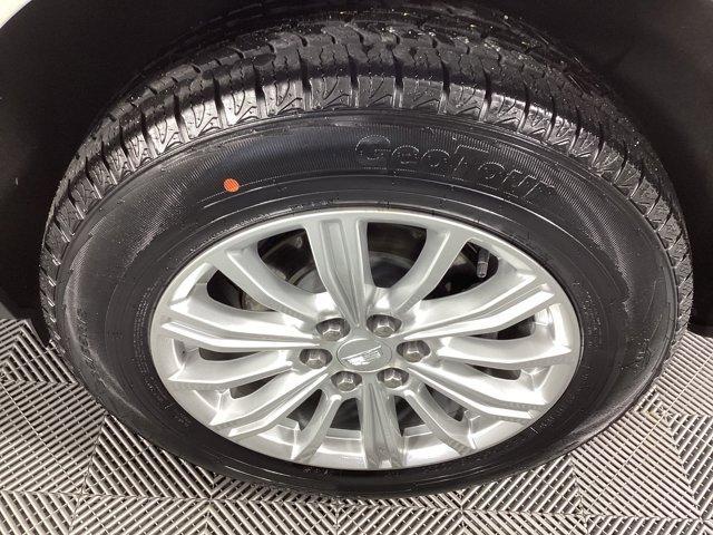 Photo of 2019 Crystal White Tri-Coat Cadillac XT5