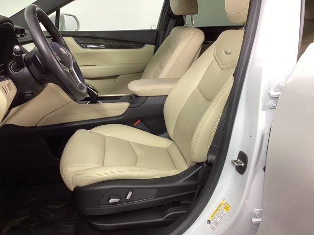 Photo of 2019 Crystal White Tri-Coat Cadillac XT5