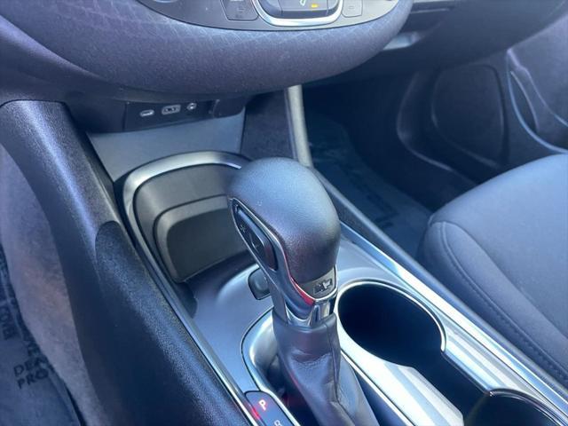 Photo of 2021 Summit White Chevrolet Malibu