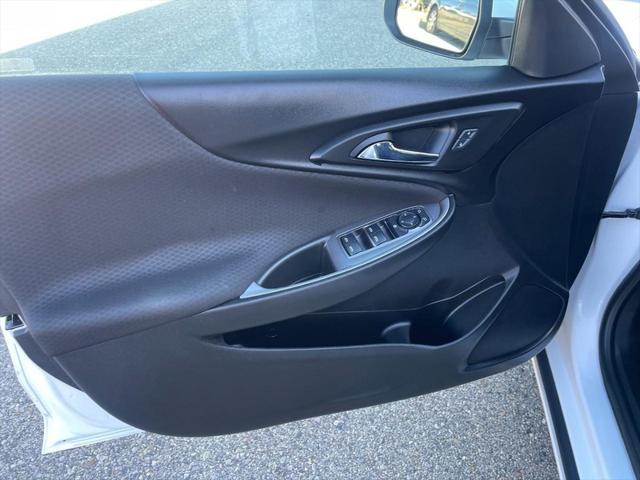 Photo of 2021 Summit White Chevrolet Malibu