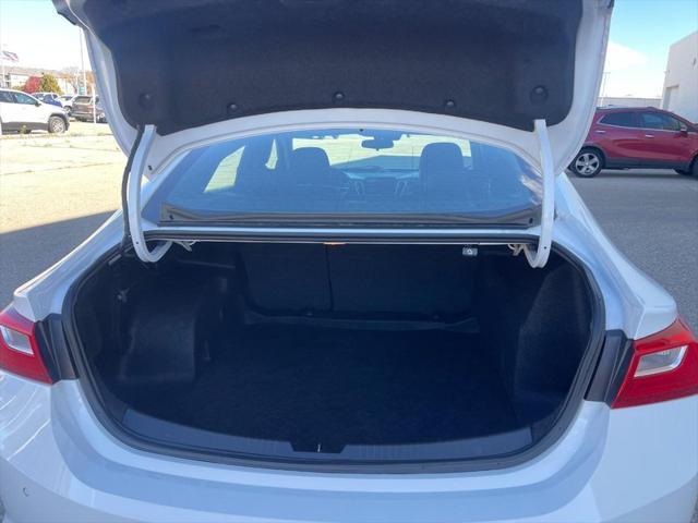 Photo of 2021 Summit White Chevrolet Malibu