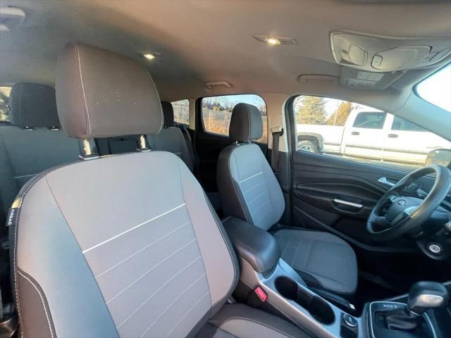 Photo of 2014 Ingot Silver Metallic Ford Escape