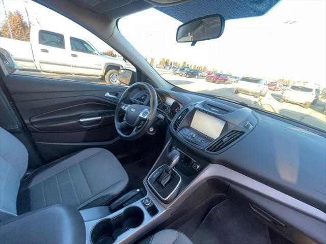 Photo of 2014 Ingot Silver Metallic Ford Escape