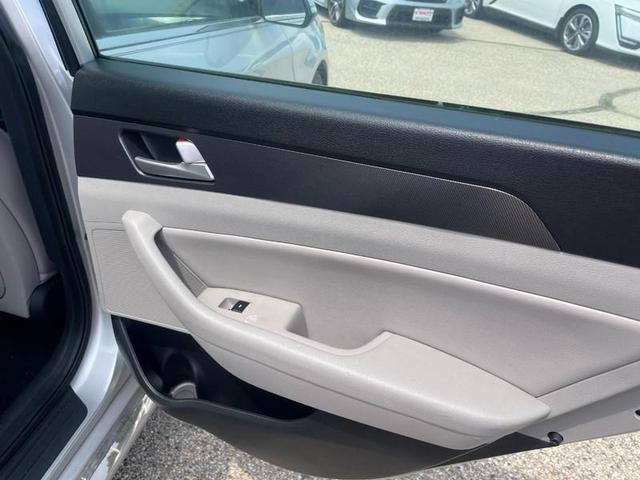 Photo of 2019 Clear White Kia Forte