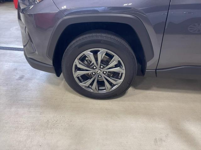 Photo of 2022 GRAY Toyota RAV4 Hybrid