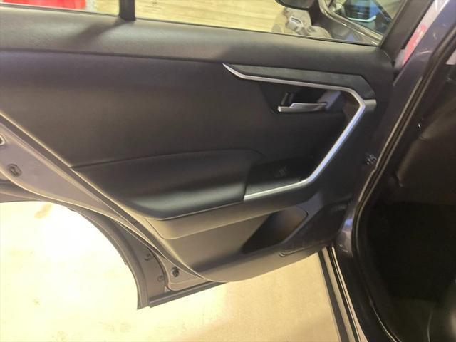 Photo of 2022 GRAY Toyota RAV4 Hybrid