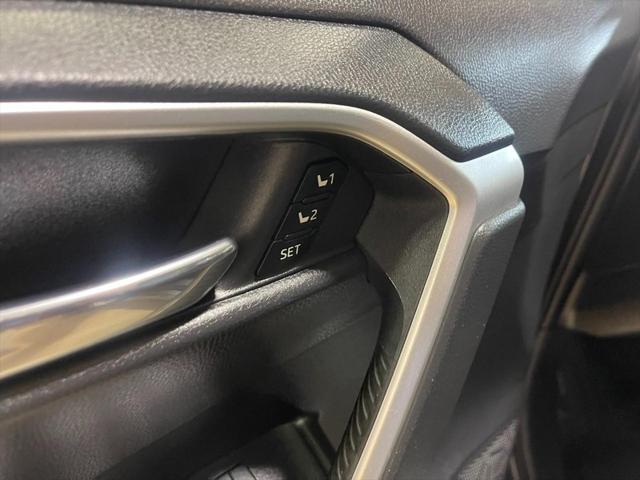 Photo of 2022 GRAY Toyota RAV4 Hybrid