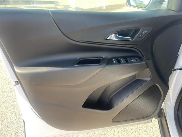 Photo of 2022 WHITE Chevrolet Equinox