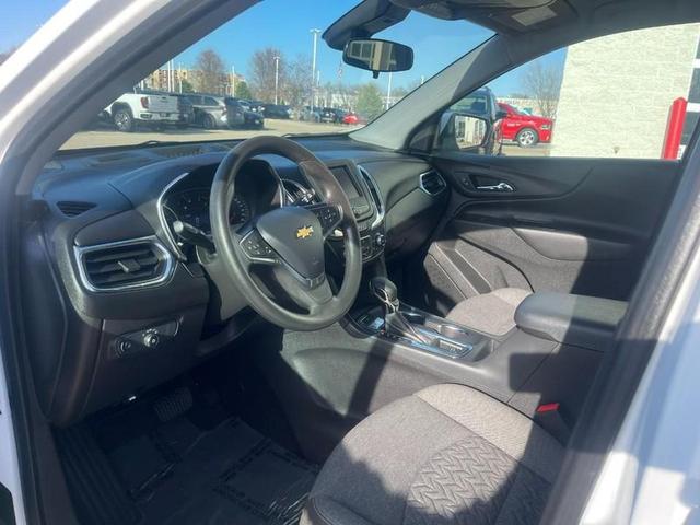 Photo of 2022 WHITE Chevrolet Equinox