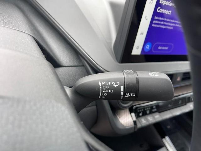 Photo of 2024 GRAY Toyota Prius