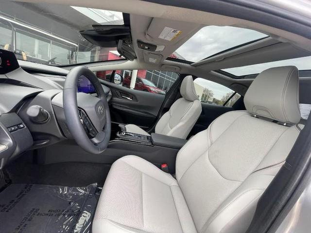 Photo of 2024 GRAY Toyota Prius