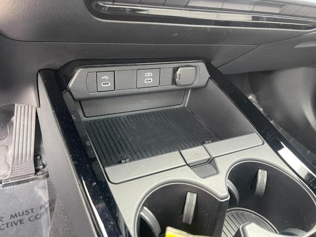Photo of 2024 GRAY Toyota Prius